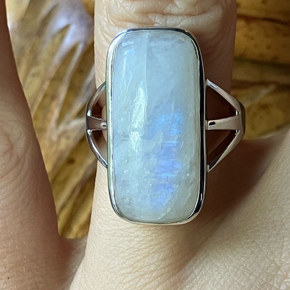 Rainbow Moonstone Sterling Silver Ring Size 6